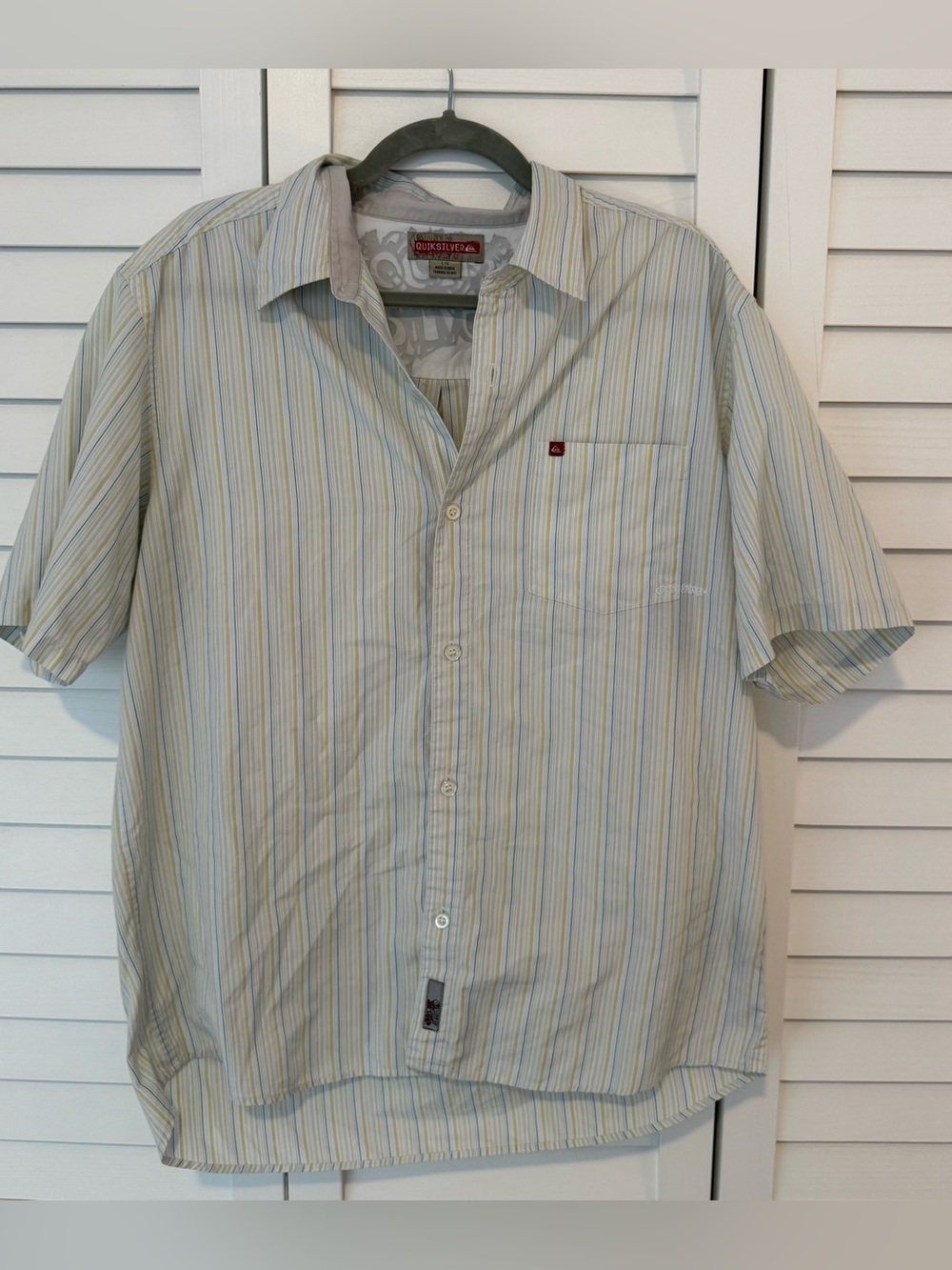 Quiksilver Men’s Short Sleeve Button-Up Shirt - Blue Yellow Stripe, Casual, Surf